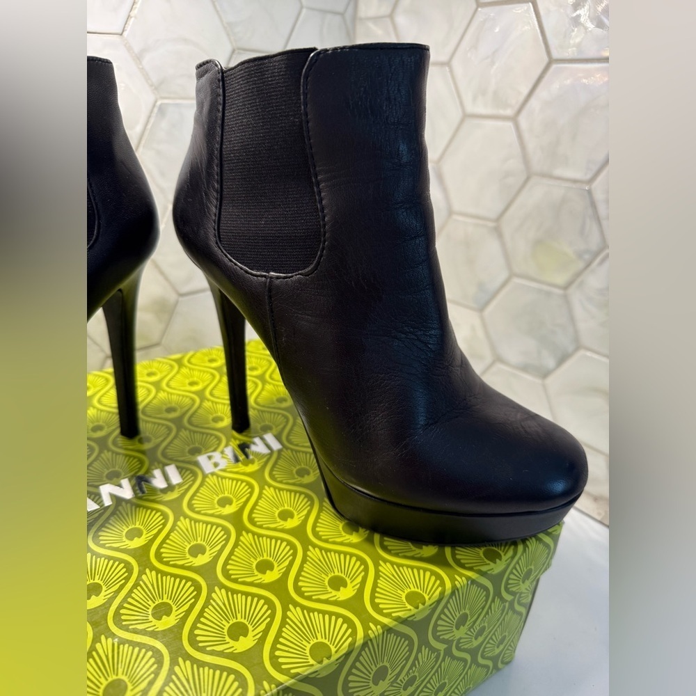 Gianni Bini Sz 7 Black Leather Nikki Platform Stiletto Booties With Box Clasic - Picture 4 of 13